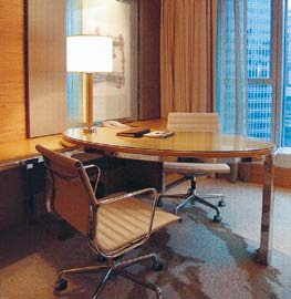 酒店客房家具---精致辦公桌椅